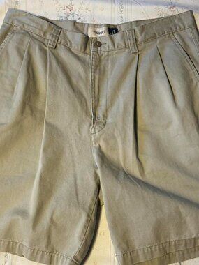 1980 Vintage Gap khaki pleated shorts